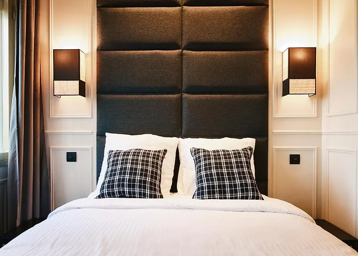 Saint Lambert Suite - Duke Housing