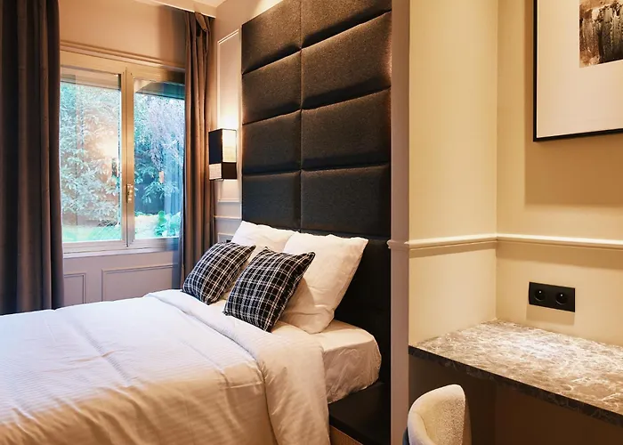 Saint Lambert Suite - Duke Housing